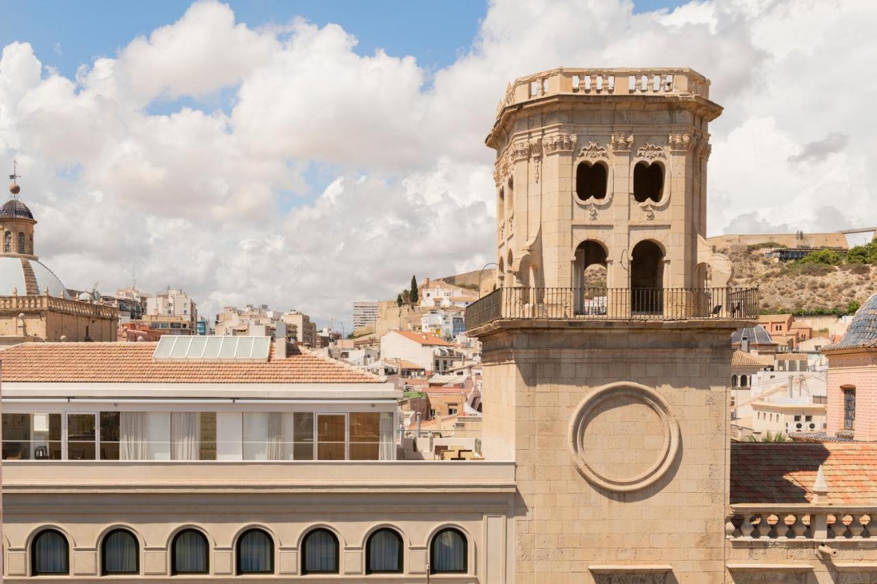 Eurostars Pórtico Alicante Exterior foto The bell tower of the church
